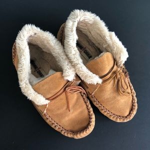 Minnetonka Chrissy Bootie Slippers 7M